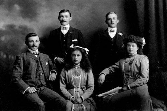 William, Sidney, Gertrude, Arthur and Florence 
(who liked to be called Dolly), 1909